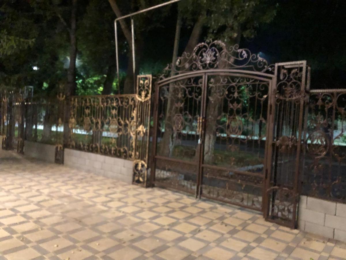 Hotel Lion Almaty Bagian luar foto
