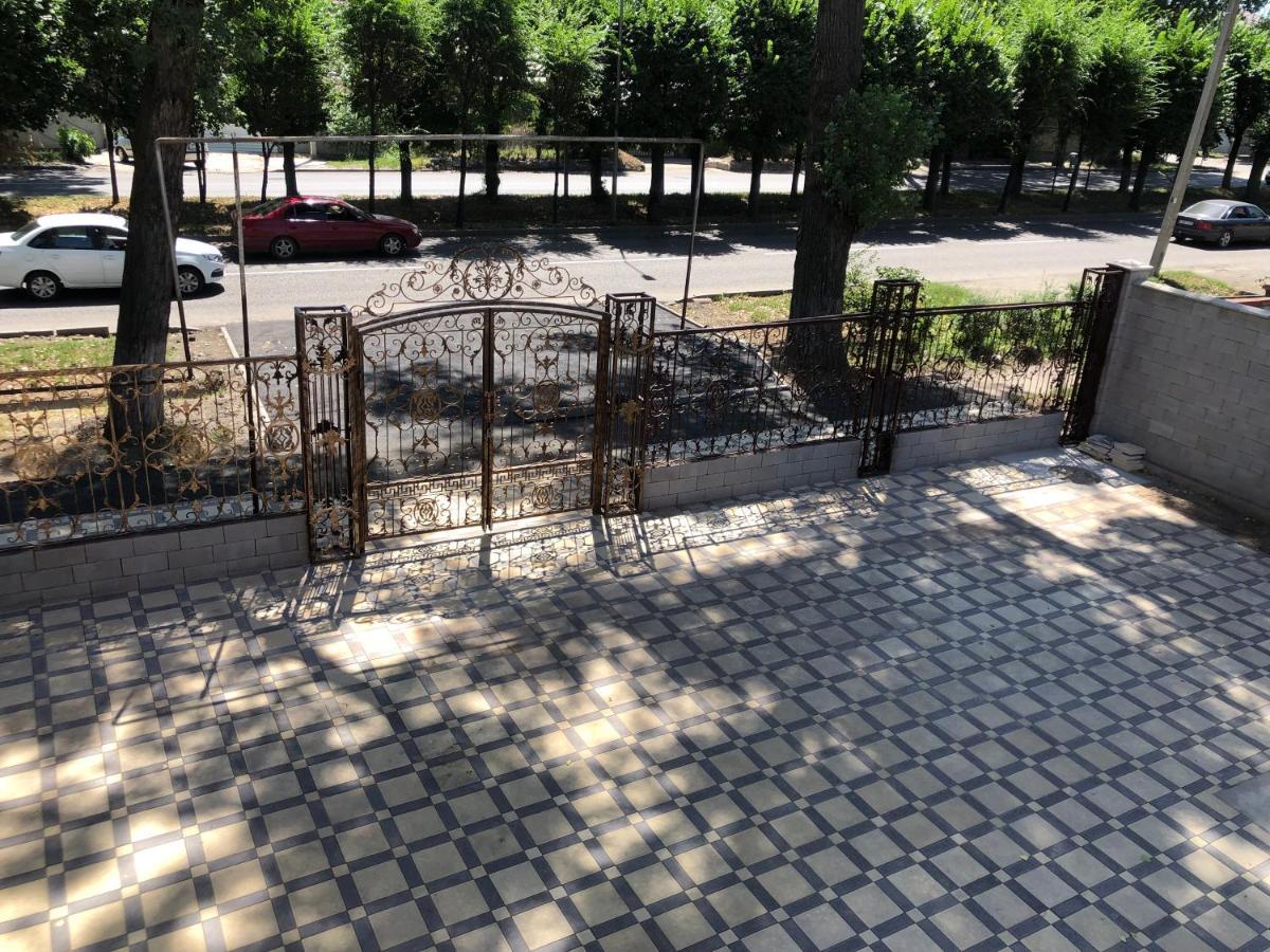 Hotel Lion Almaty Bagian luar foto