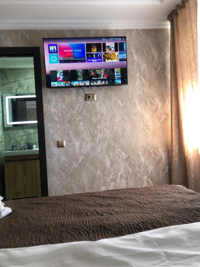 Hotel Lion Almaty Bagian luar foto