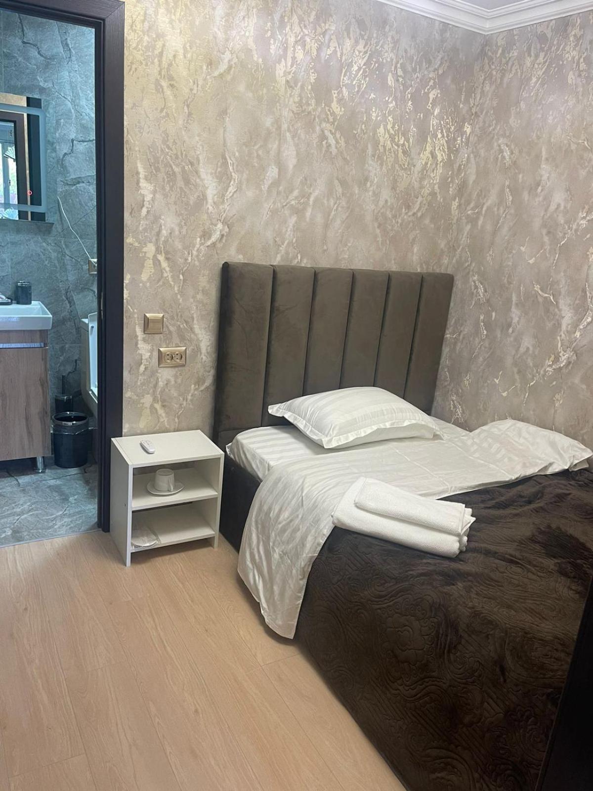 Hotel Lion Almaty Bagian luar foto